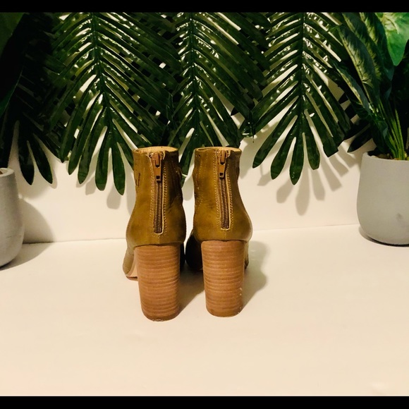 RESTRICTED Peep-toe ankle booties size 7.5 tan - Picture 6 of 9